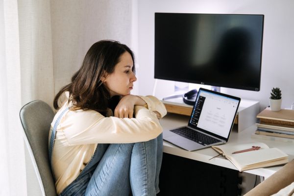 Fresher resume building with ChatGPT prompts for job-ready success in 2025