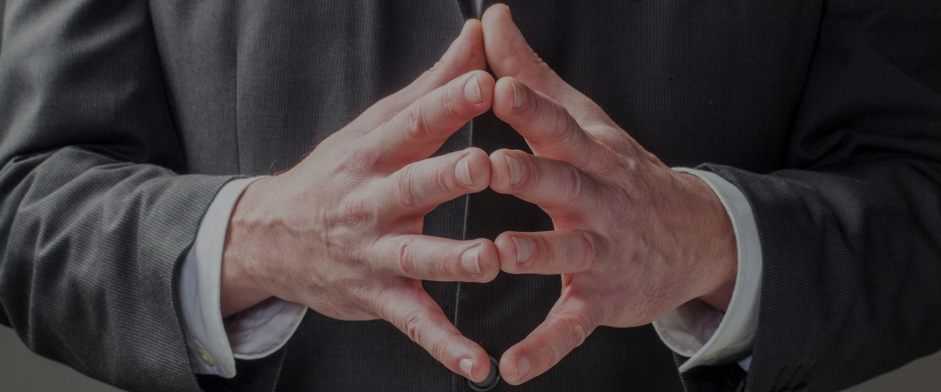7-Body-Language-Secrets-for-Instant-Confidence